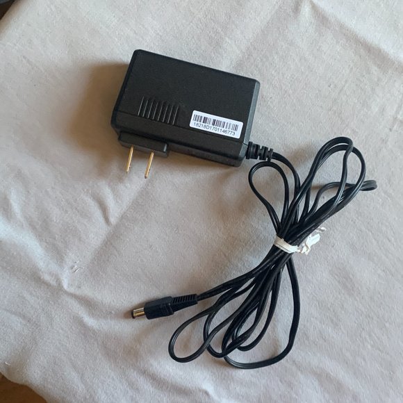 AOEM Power Adapter ADS0306-W120250 100-240V 50-60Hz 1A 12V 2.5A AC power cord - Picture 8 of 9